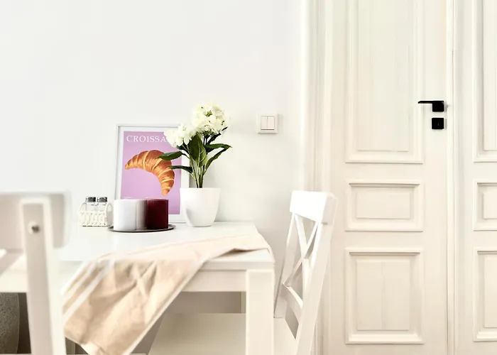 Luxury Design On Poznanska Street In The Center Of * Varsovie