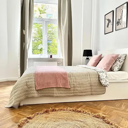 Luxury Design On Poznanska Street In The Center Of Varsovie