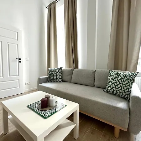 Luxury Design On Poznanska Street In The Center Of Apartament Warszawa