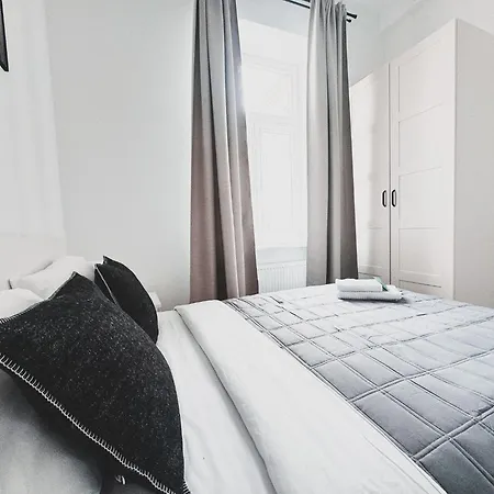 Luxury Design On Poznanska Street In The Center Of * Warszawa