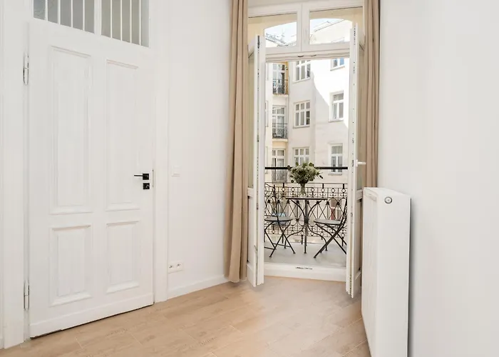 Luxury Design On Poznanska Street In The Center Of