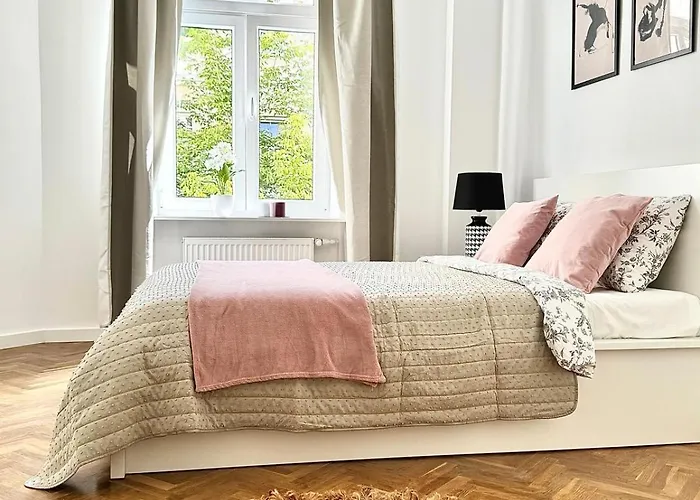 Luxury Design On Poznanska Street In The Center Of Warsaw