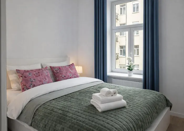 Luxury Design On Poznanska Street In The Center Of * Warschau