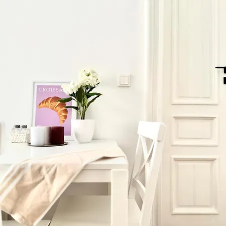 Luxury Design On Poznanska Street In The Center Of * Warszawa