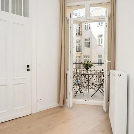 Luxury Design On Poznanska Street In The Center Of